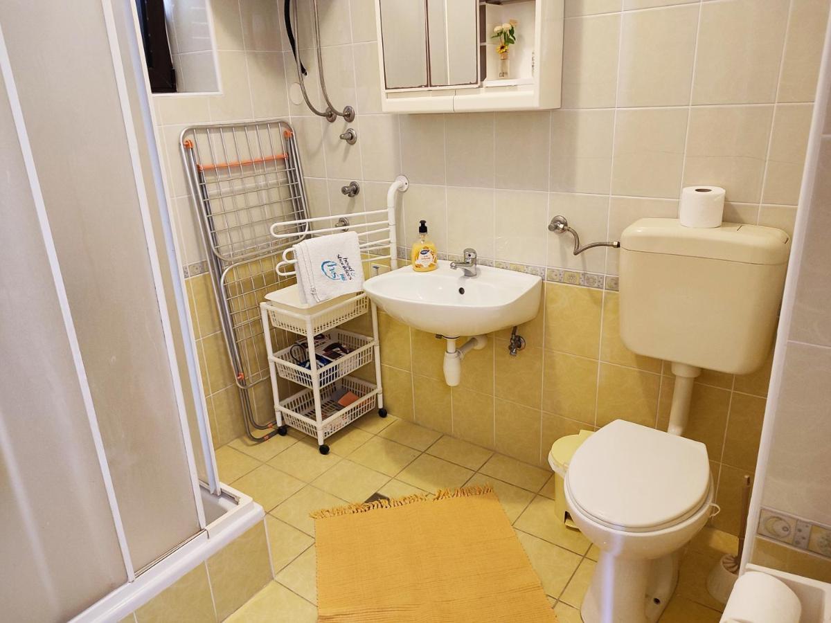 Ela Apartment *